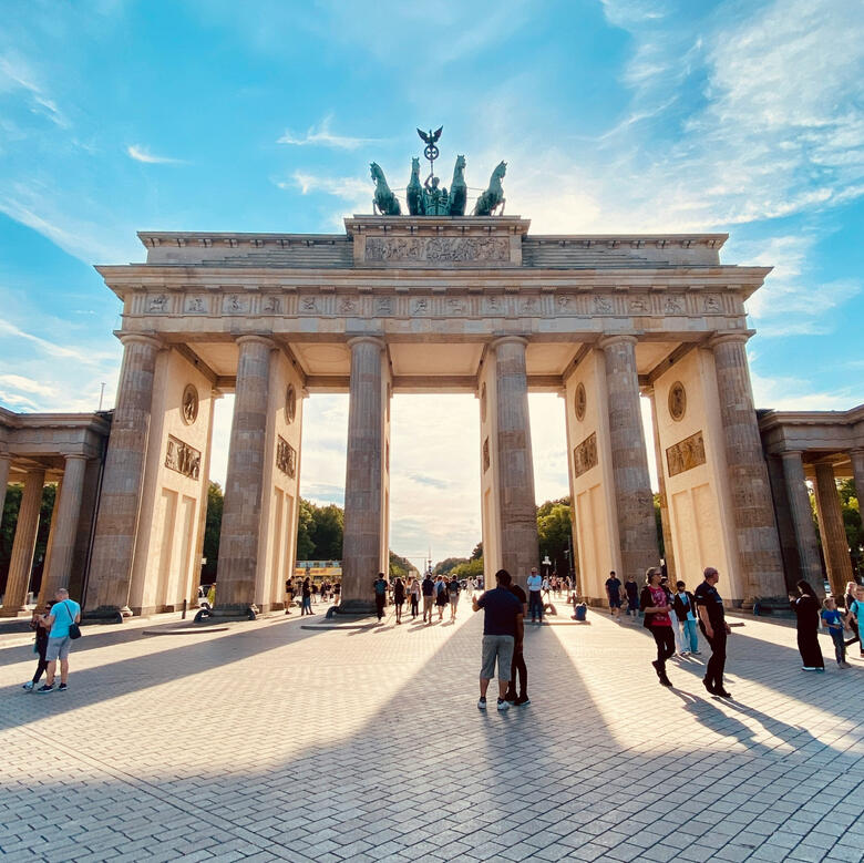 Molly Toomey - consults for foreign counselors therapists moving to Germany Molly Toomey - consults for foreign counselors therapists moving to Germany